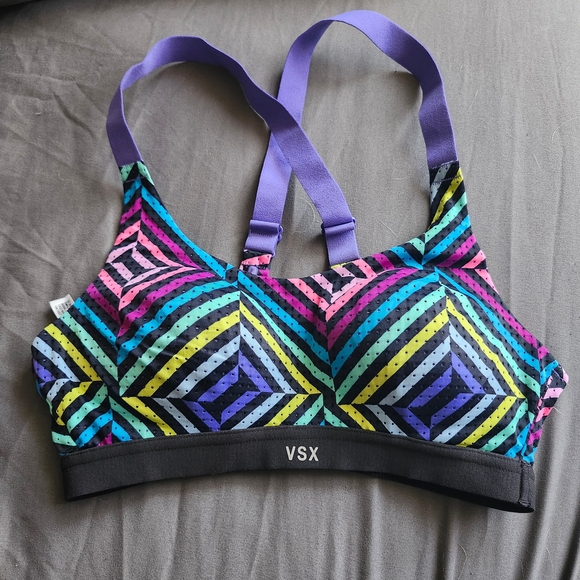 VSX Other - Victorias Secret 32B Sports Bra Geometric Print VSX Sport Pullover Wireless